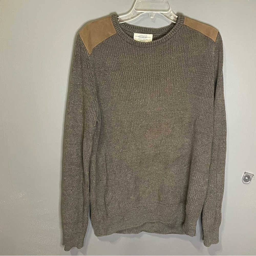 Vintage sweater with suede shoulder